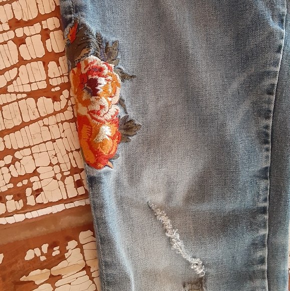 Driftwood Audrey embroidered fitted jeans 28 - Picture 6 of 8